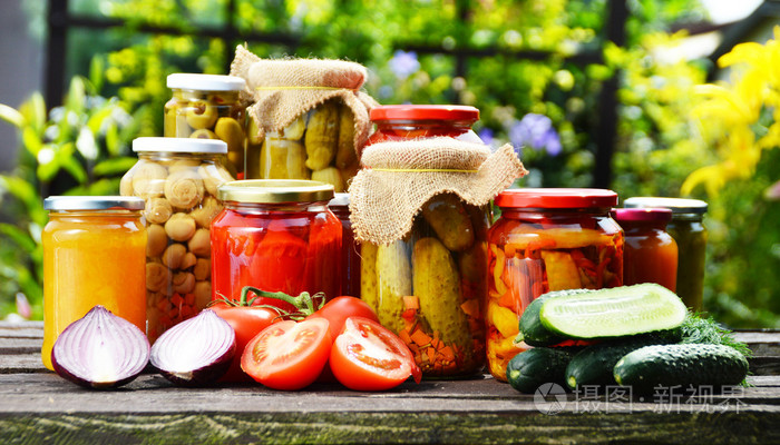 花园里的腌制艺术 用玻璃罐装点生活与餐桌